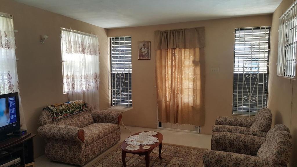 Villa Donamae 2 Story Barbados House à Bridgetown Extérieur photo
