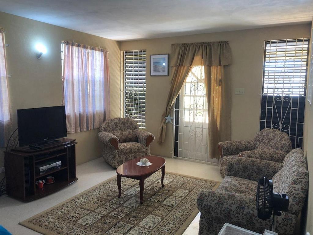 Villa Donamae 2 Story Barbados House à Bridgetown Extérieur photo